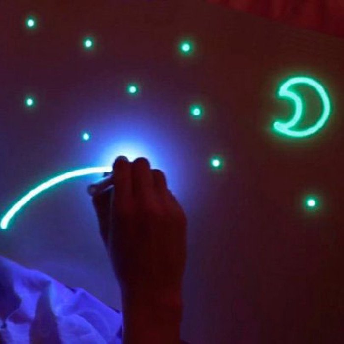 Дошка малює світлом. Художній набір для малювання А4