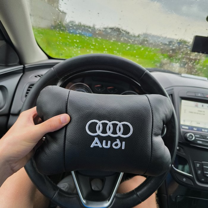 Набір автодушки 2шт на підголовник Audi / Ауді з натуральної шкіри чорна / Підголовник в машину