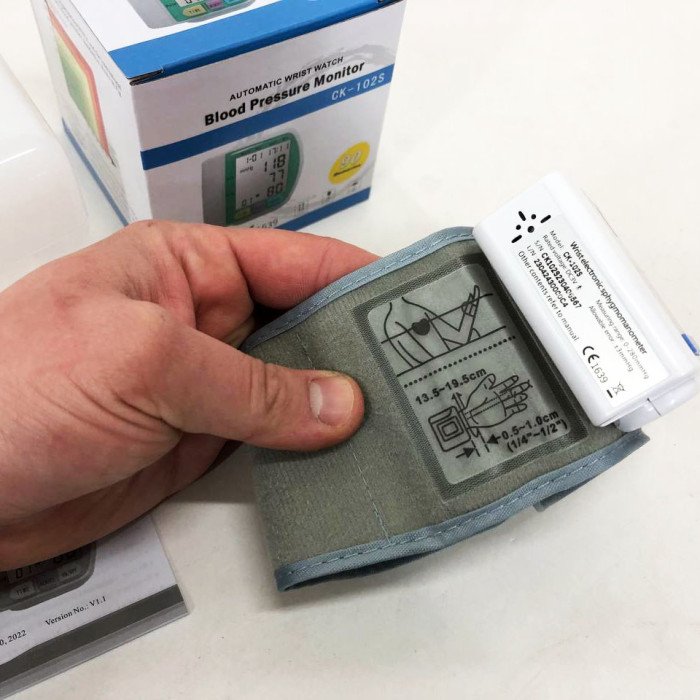 Автоматичний зап'ястний тонометр SmartTech CK-102S електронний для вимірювання тиску