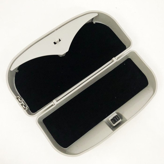 Футляр для окулярів в машину Visor Clamp магнітний. Сірий колір