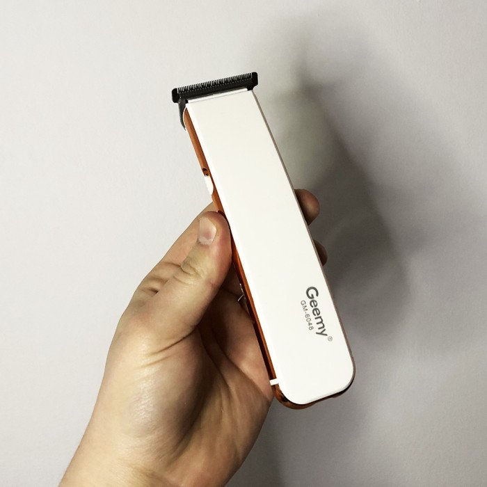 Професійна машинка для стрижки волосся Gemei GM-6048, електробритва для голови. Колір: білий