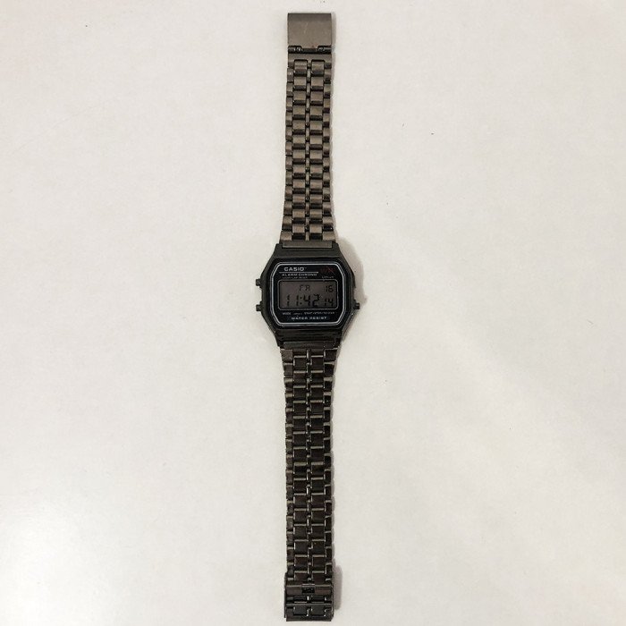 Годинник наручний класичний: Casio. Колір: платина