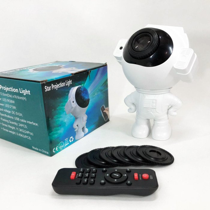 Зірковий 3D проектор Astronaut Bluetooth з пультом, Проектор нічний космонавт зоряне небо в дитячий