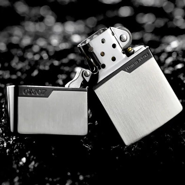 Запальничка бензинова Zorro HL-296, подарункова запальничка сувенірна, запальничка на день народження.