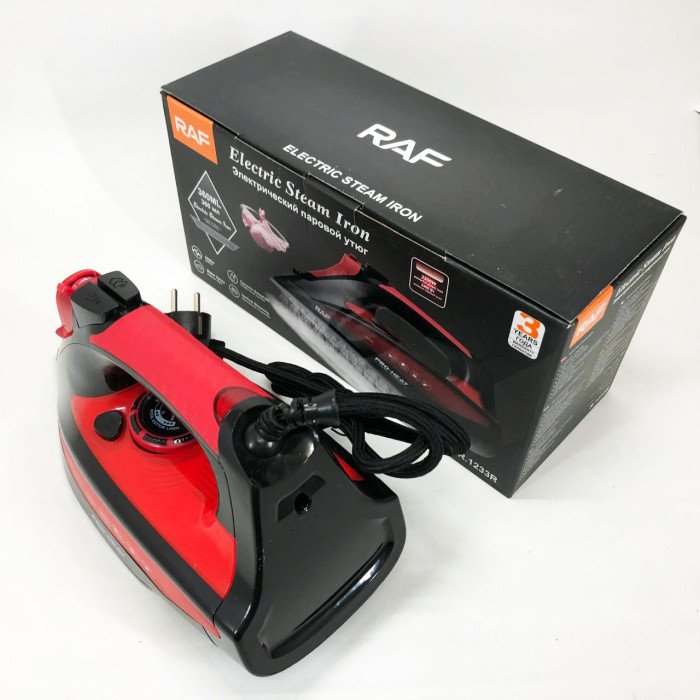 Праска з керамічною підошвою RAF R.1233 потужність 2200Вт 320 мл