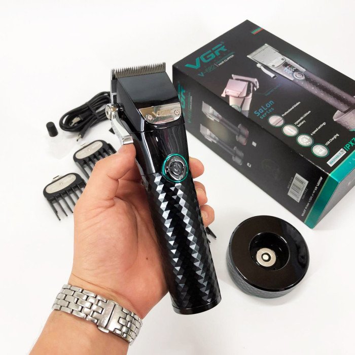 Професійна бездротова машинка для стрижки VGR V-682 тример для волосся, бороди та вусів на підставці