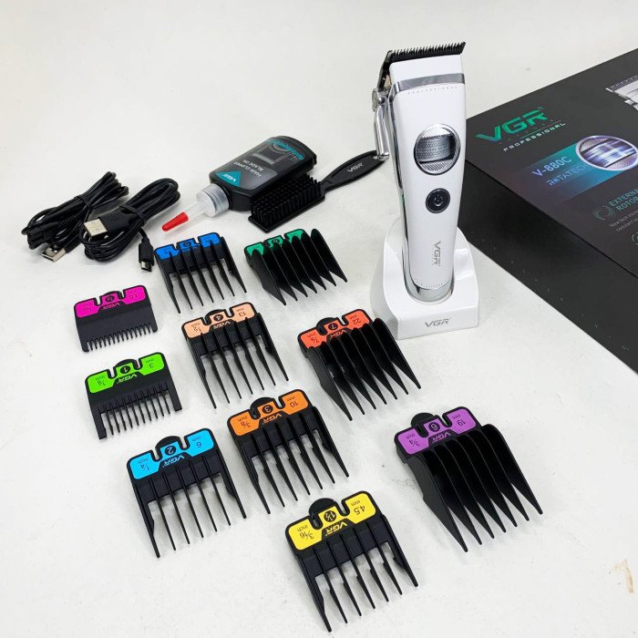 Акумуляторна машинка для стрижки VGR V-880C. Колір: білий