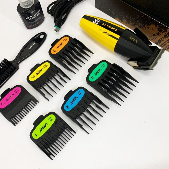 Професійна стрижкова машинка VGR V-285 акумуляторна з насадками