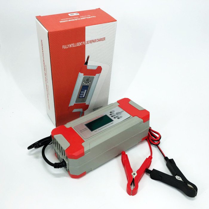 Імпульсний зарядний пристрій (12V 8A / 24V 4A) для легкових та вантажних авто