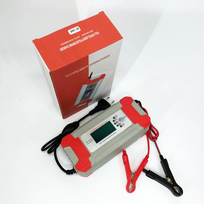 Імпульсний зарядний пристрій (12V 8A / 24V 4A) для легкових та вантажних авто