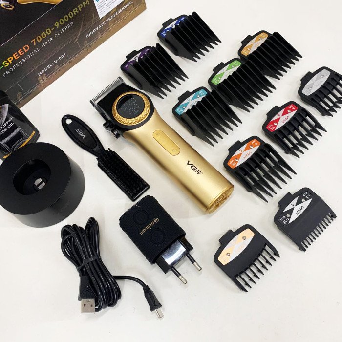 Професійна машинка для стрижки волосся VGR V-001 з дисплеєм 9000 об/хв та 10 насадками. Колір: золотий