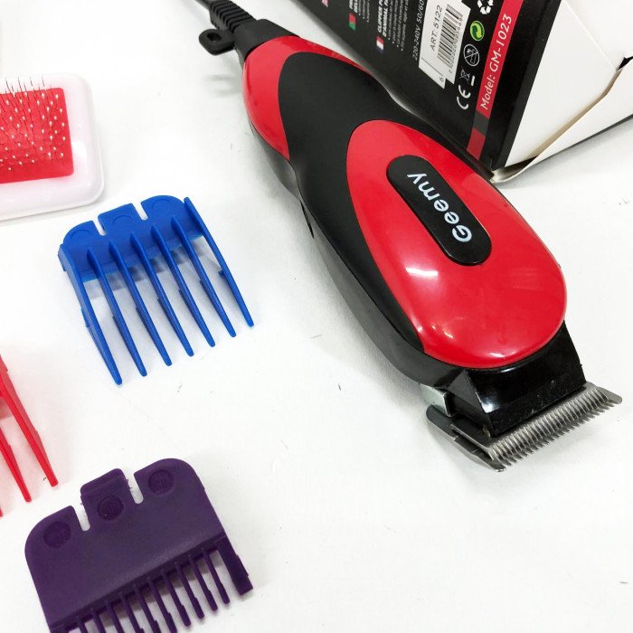 Машинка Gemei GM-1023 для стрижки тварин з 4 насадками для будь-якого типу вовни + ножиці та гребінець
