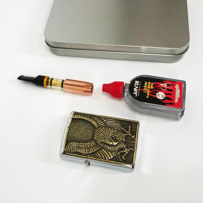 Запальничка бензинова в подарунковій коробці N13, подарункові запальнички, подарунок запальничка хлопцю.