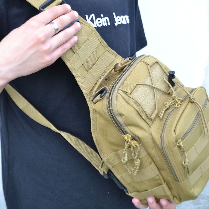 Комплект 2 В 1: армійська сумка + тактичний ліхтар