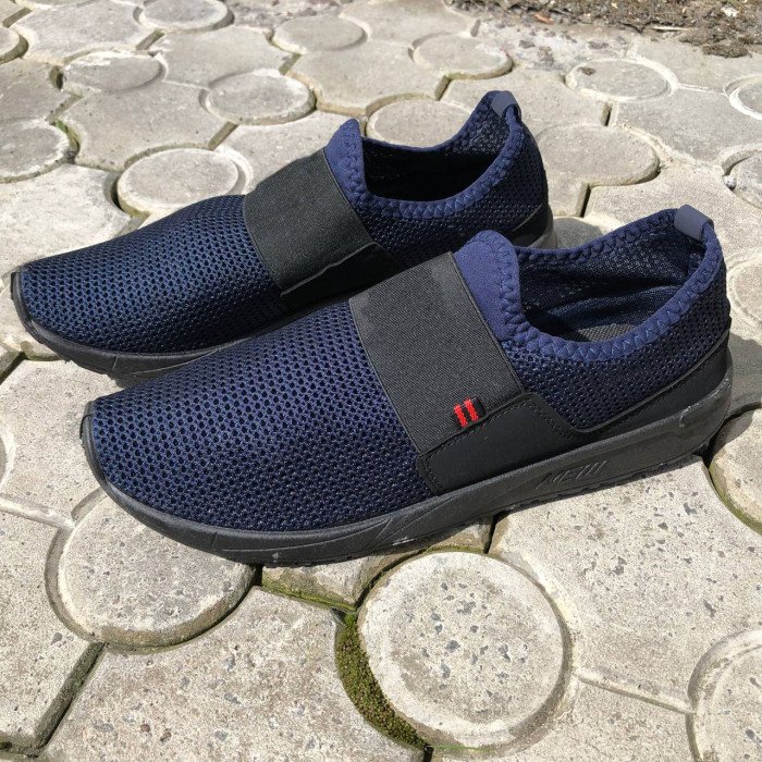 Чоловічі кросівки із сітки 45 розмір. Літні кросівки сітка, взуття для бігу. Модель 44252. Колір: синій