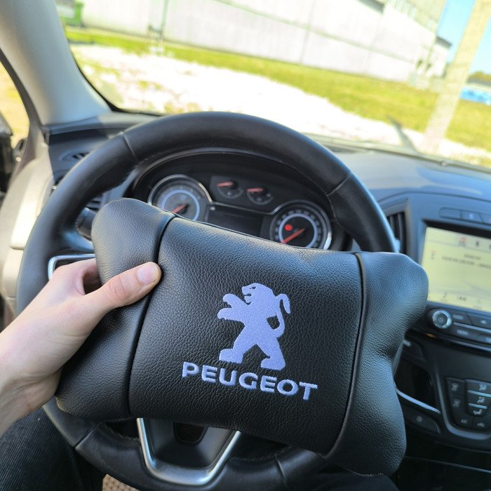 Набір подушок Peugeot із шкіри + брелок у подарунок, Автоподушки з вишивкою