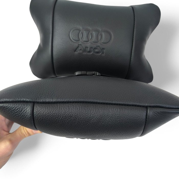 Набір шкіряних подушок Audi + брелок у подарунок, подушки на підголовник у авто