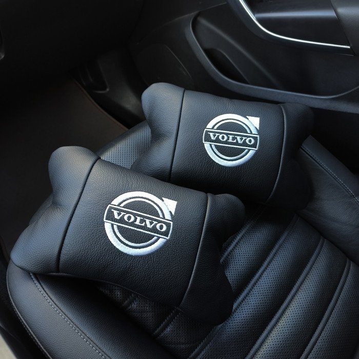 Набір шкіряних подушок Volvo + брелок у подарунок, Автоподушки Volvo з вишивкою