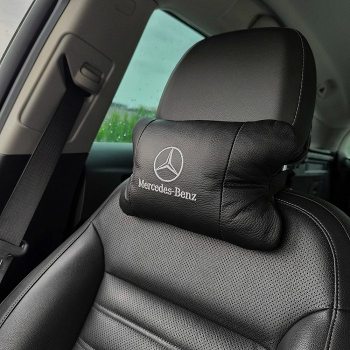 Набір Мерседес 2шт, натуральна шкіра, подушки на підголівник для авто з логотипом Mercedes-Benz