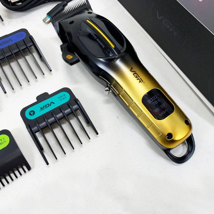 Акумуляторна машинка для стрижки VGR V-026 GOLD. Колір: золотий