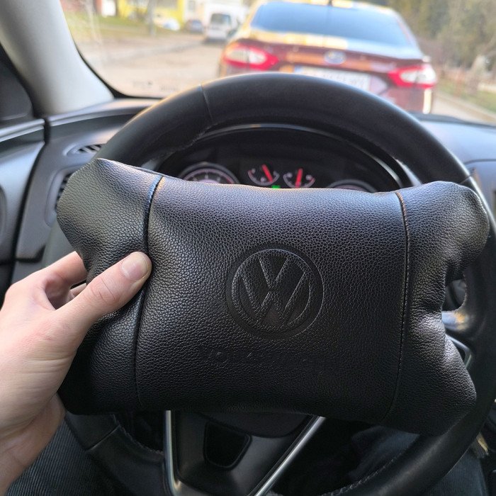 Набір шкіряних подушок 2шт - Volkswagen на підголовник у машину, Автомобільна подушка