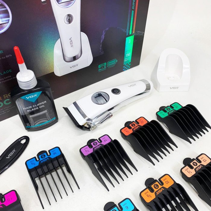 Акумуляторна машинка для стрижки VGR V-880C. Колір: білий