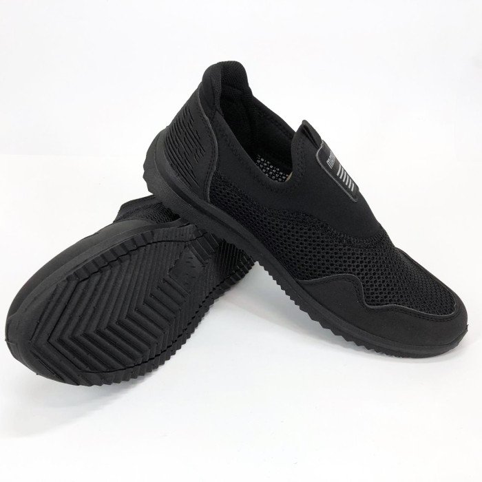 Кросівки літня пінка. Розмір 43. Колір: чорний