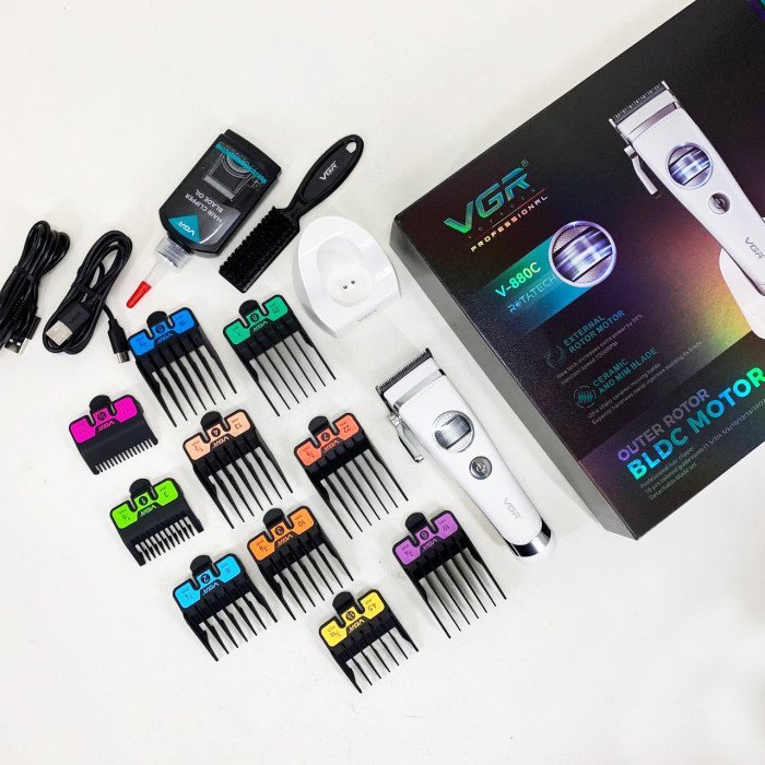 Акумуляторна машинка для стрижки VGR V-880C. Колір: білий