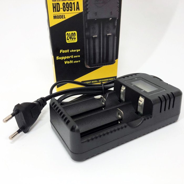 Універсальний зарядний пристрій АКБ SMART Q2