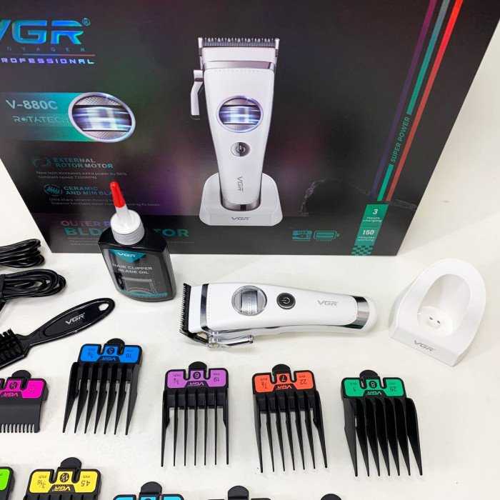 Акумуляторна машинка для стрижки VGR V-880C. Колір: білий