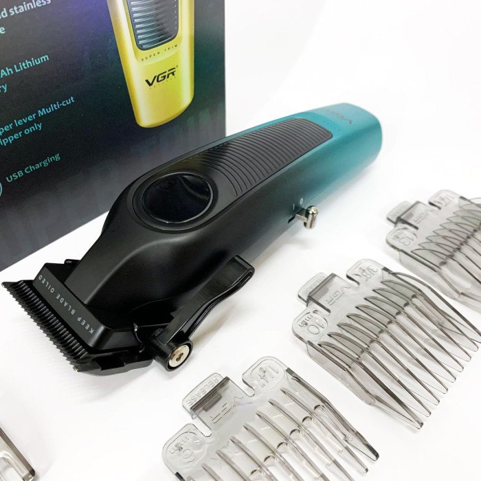 Акумуляторна машинка для стрижки VGR V-196 GREEN