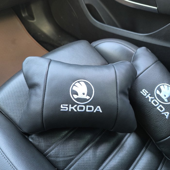 Автомобільні подушки 2 шт на підголівник Skoda / Шкода, з натуральної шкіри, стильний аксесуар для вашого авто