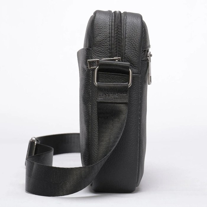 Чоловіча шкіряна сумка месенджер компактна чорна з натуральної шкіри флотар