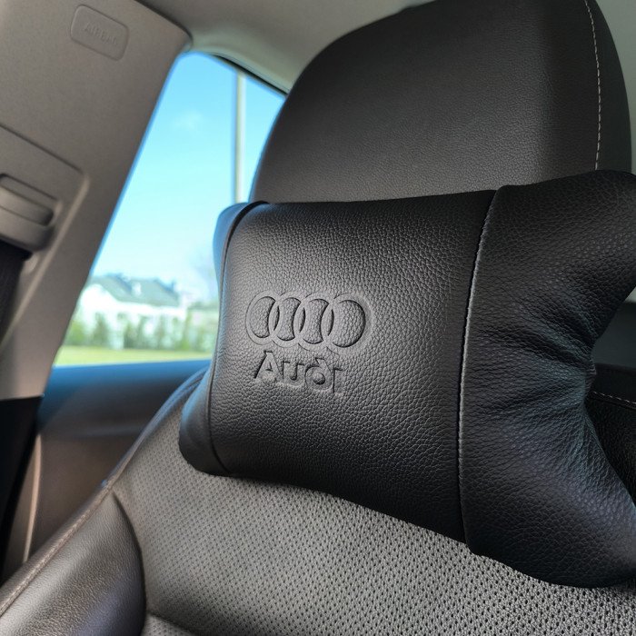 Набір шкіряних подушок Audi + брелок у подарунок, подушки на підголовник у авто