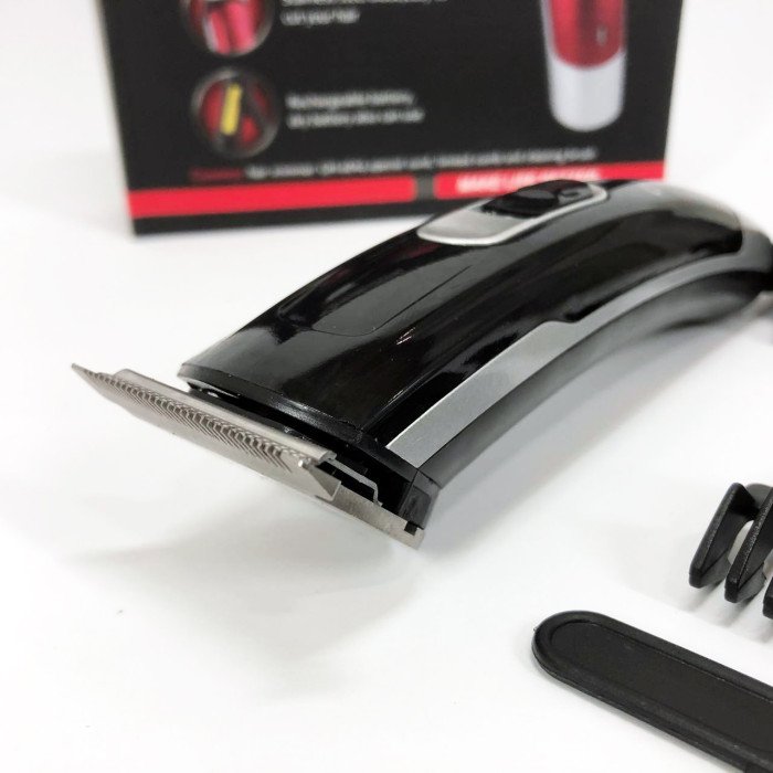 Машинка для стрижки волосся Gemei GM-6046, Практична машинка для стрижки волосся. Колір: чорний