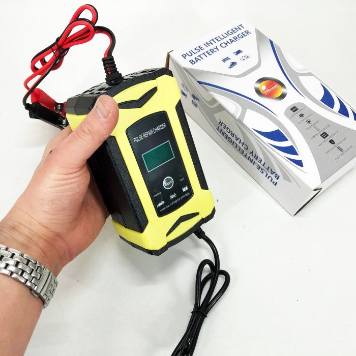 Зарядний пристрій Smart Charger 12V 6A для автомобільного акумулятора