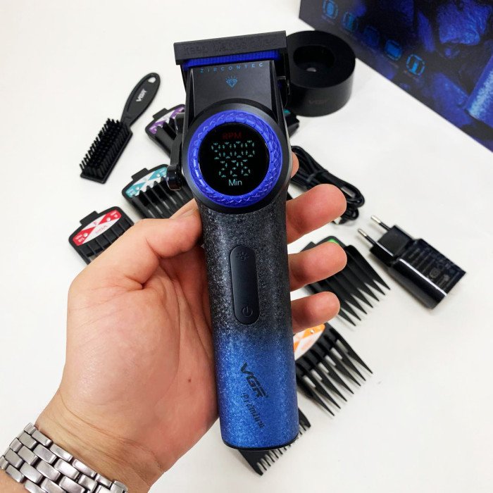 Професійна машинка для стрижки волосся VGR V-001 BLUE з дисплеєм 9000 об/хв та 10 насадками 1,5-24 мм