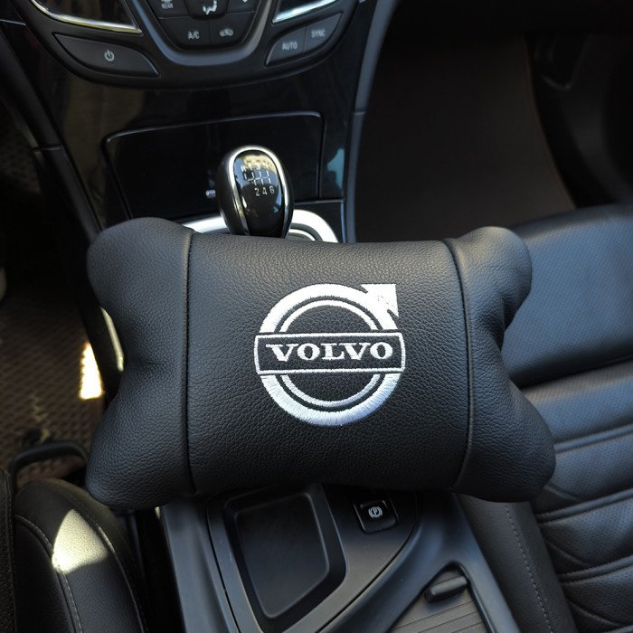 Набір шкіряних подушок Volvo + брелок у подарунок, Автоподушки Volvo з вишивкою