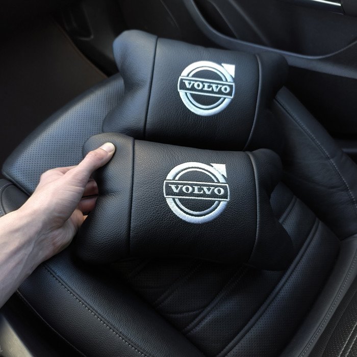 Набір шкіряних подушок Volvo + брелок у подарунок, Автоподушки Volvo з вишивкою
