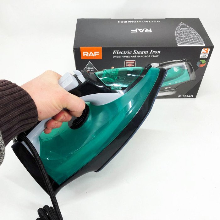 Праска парова RAF R.1234G з керамічною підошвою 2200 Вт, Праска з парою для дому. Колір: зелений