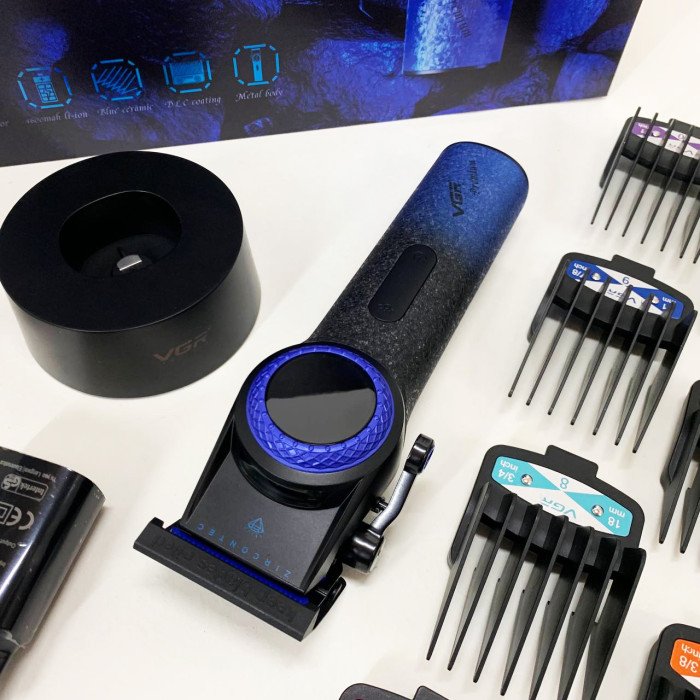 Професійна машинка для стрижки волосся VGR V-001 BLUE з дисплеєм 9000 об/хв та 10 насадками 1,5-24 мм