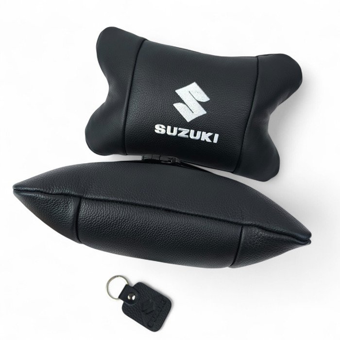 Набір шкіряних подушок Suzuki з вишивкою логотипу + брелок у подарунок для авто