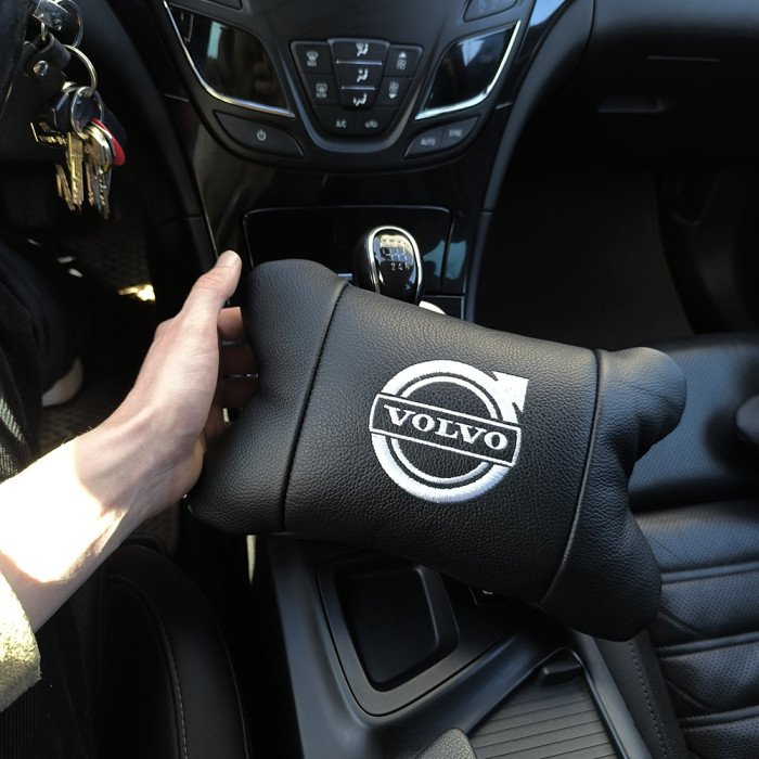 Набір шкіряних подушок Volvo + брелок у подарунок, Автоподушки Volvo з вишивкою