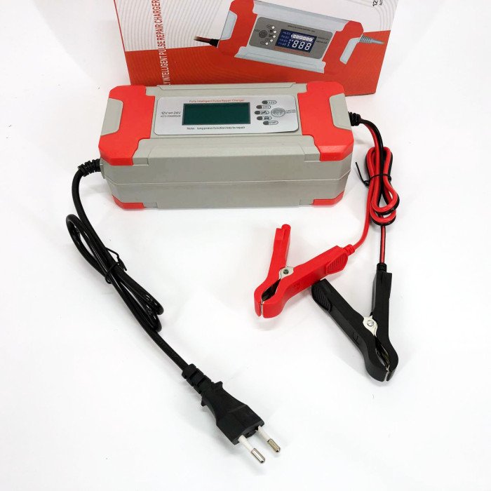 Імпульсний зарядний пристрій (12V 8A / 24V 4A) для легкових та вантажних авто