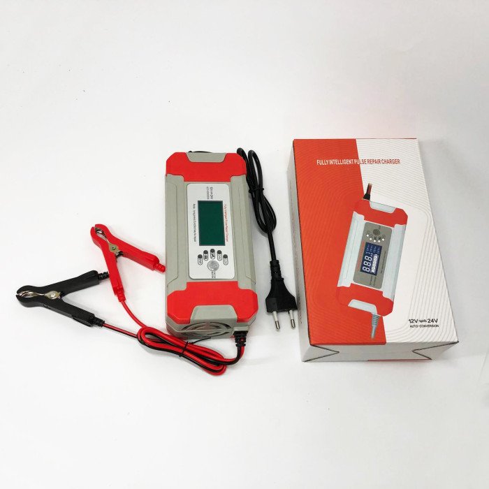 Імпульсний зарядний пристрій (12V 8A / 24V 4A) для легкових та вантажних авто