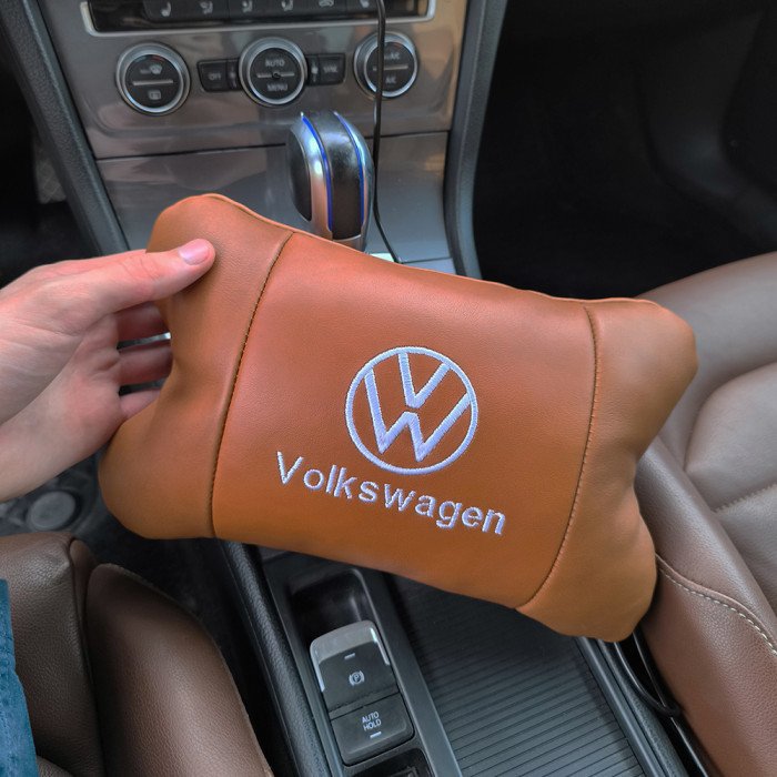 Набір подушок 2шт для автомобіля Volkswagen, з натуральної коричневої шкіри. Подушки на підголовник