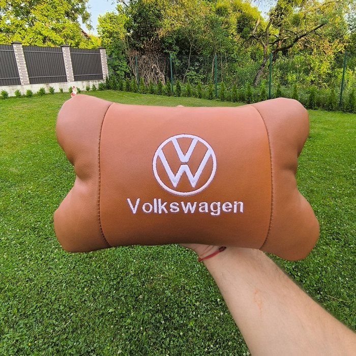 Набір подушок 2шт для автомобіля Volkswagen, з натуральної коричневої шкіри. Подушки на підголовник