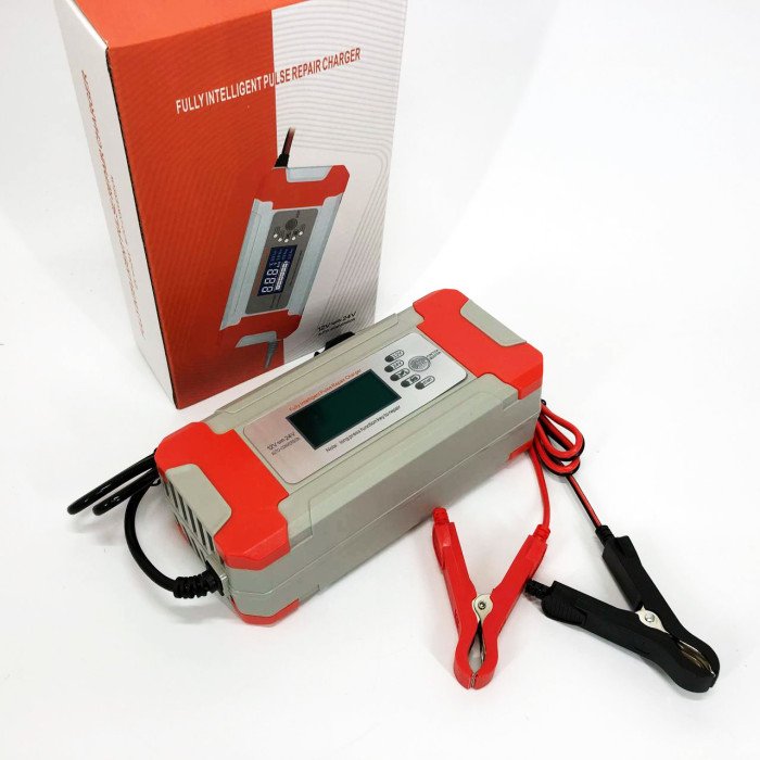 Імпульсний зарядний пристрій (12V 8A / 24V 4A) для легкових та вантажних авто