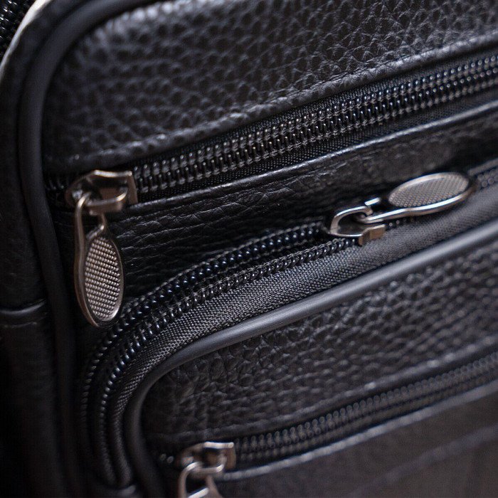 Стильна чоловіча сумка через плече з натуральної шкіри, компактний розмір, багато відділень