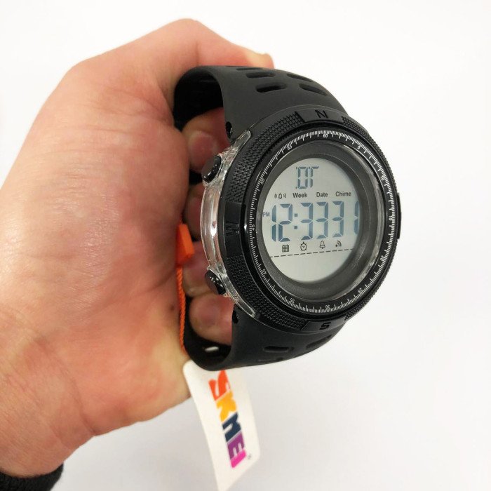 Годинник наручний чоловічий SKMEI 2070BKWT BLACK-WHITE, водостійкий тактичний годинник. Колір: чорний